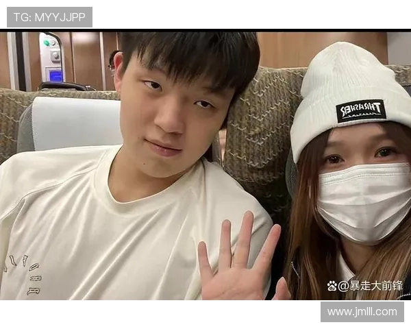 杨瀚森训练场上冷若冰山，街头生活却像邻居大叔，这反差我懵了